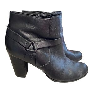 COLE HAAN Calixta Leather Harness Black Ankle Boot Chunky Heel Zipper Sz 9